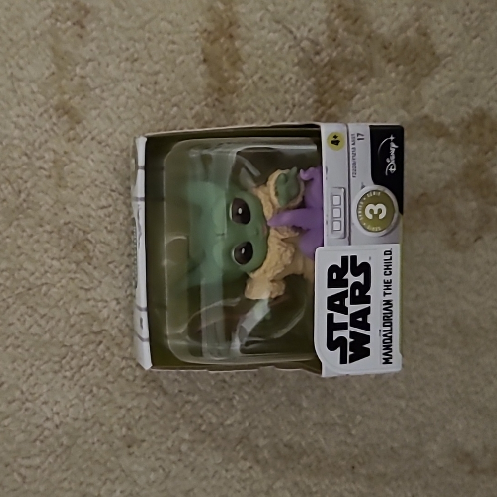 Star Wars Mandalorian The Child Figurine Series 3 No. 17